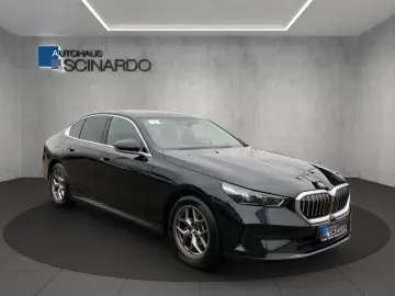 BMW 520 i NAVI HeadUp 360 Cam Sitzlüftung Memory H&K