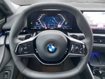BMW 520 i NAVI HeadUp 360 Cam Sitzlüftung Memory H&K
