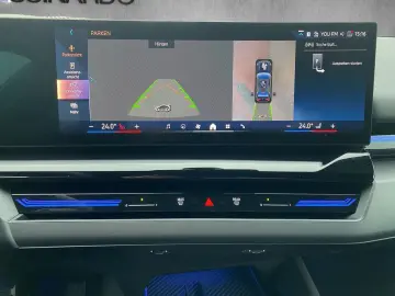 BMW 520 i NAVI HeadUp 360 Cam Sitzlüftung Memory H&K