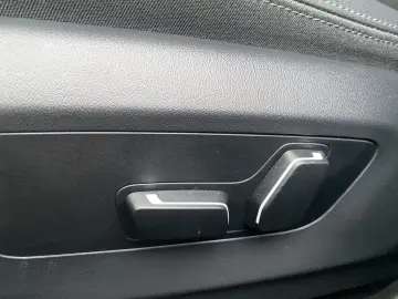 BMW 520 i NAVI HeadUp 360 Cam Sitzlüftung Memory H&K