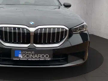 BMW 520 i NAVI HeadUp 360 Cam Sitzlüftung Memory H&K