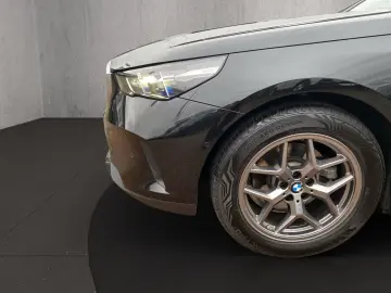 BMW 520 i NAVI HeadUp 360 Cam Sitzlüftung Memory H&K