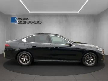 BMW 520 i NAVI HeadUp 360 Cam Sitzlüftung Memory H&K