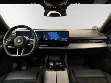 BMW 520d M Sport 19 LMR DrivingAssistantPlus