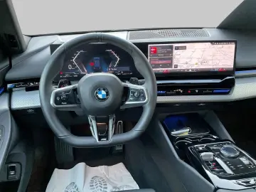 BMW 520 i M Sportpaket AHK ACC Navi LED  Alarm Sound