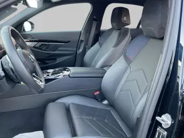 BMW 520 i M Sportpaket AHK ACC Navi LED  Alarm Sound