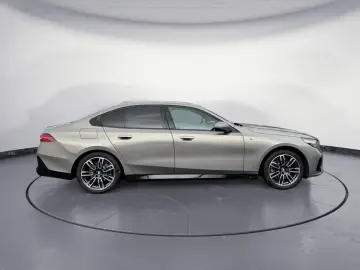BMW 520i M Sportpaket Aktive Geschw. Komfortsitze Si