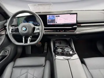 BMW 520i M Sportpaket Aktive Geschw. Komfortsitze Si