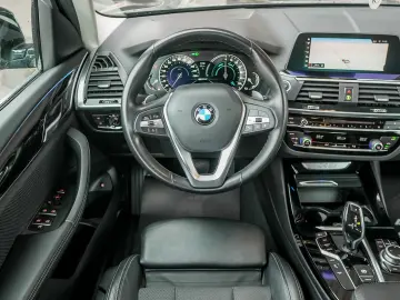 BMW X3 2.0 plugin XDrive