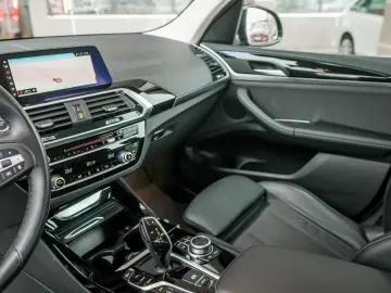 BMW X3 2.0 plugin XDrive