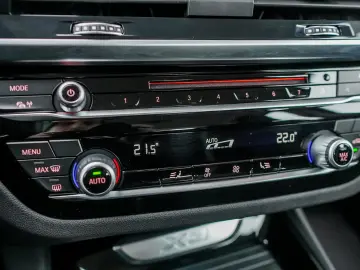 BMW X3 2.0 plugin XDrive