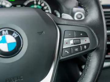 BMW X3 2.0 plugin XDrive