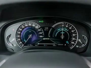 BMW X3 2.0 plugin XDrive