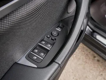 BMW X3 2.0 plugin XDrive