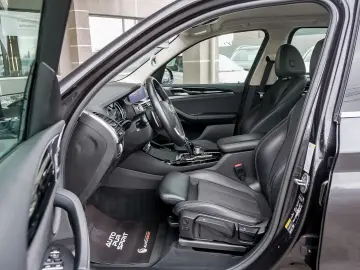 BMW X3 2.0 plugin XDrive