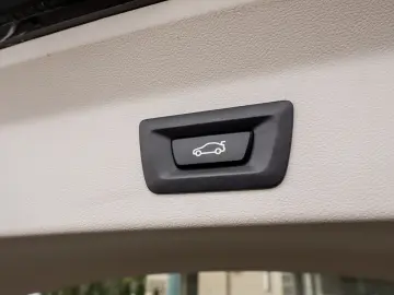 BMW X3 2.0 plugin XDrive