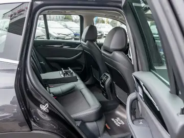 BMW X3 2.0 plugin XDrive