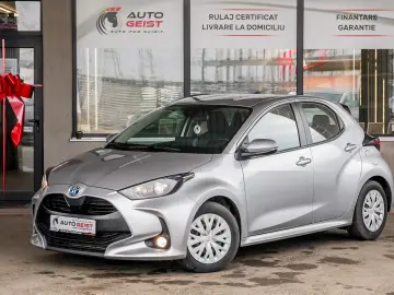 TOYOTA YARIS HYBRID BUSINESS