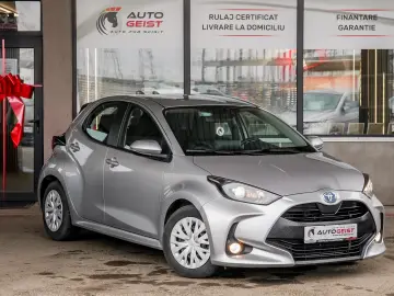 TOYOTA YARIS HYBRID BUSINESS
