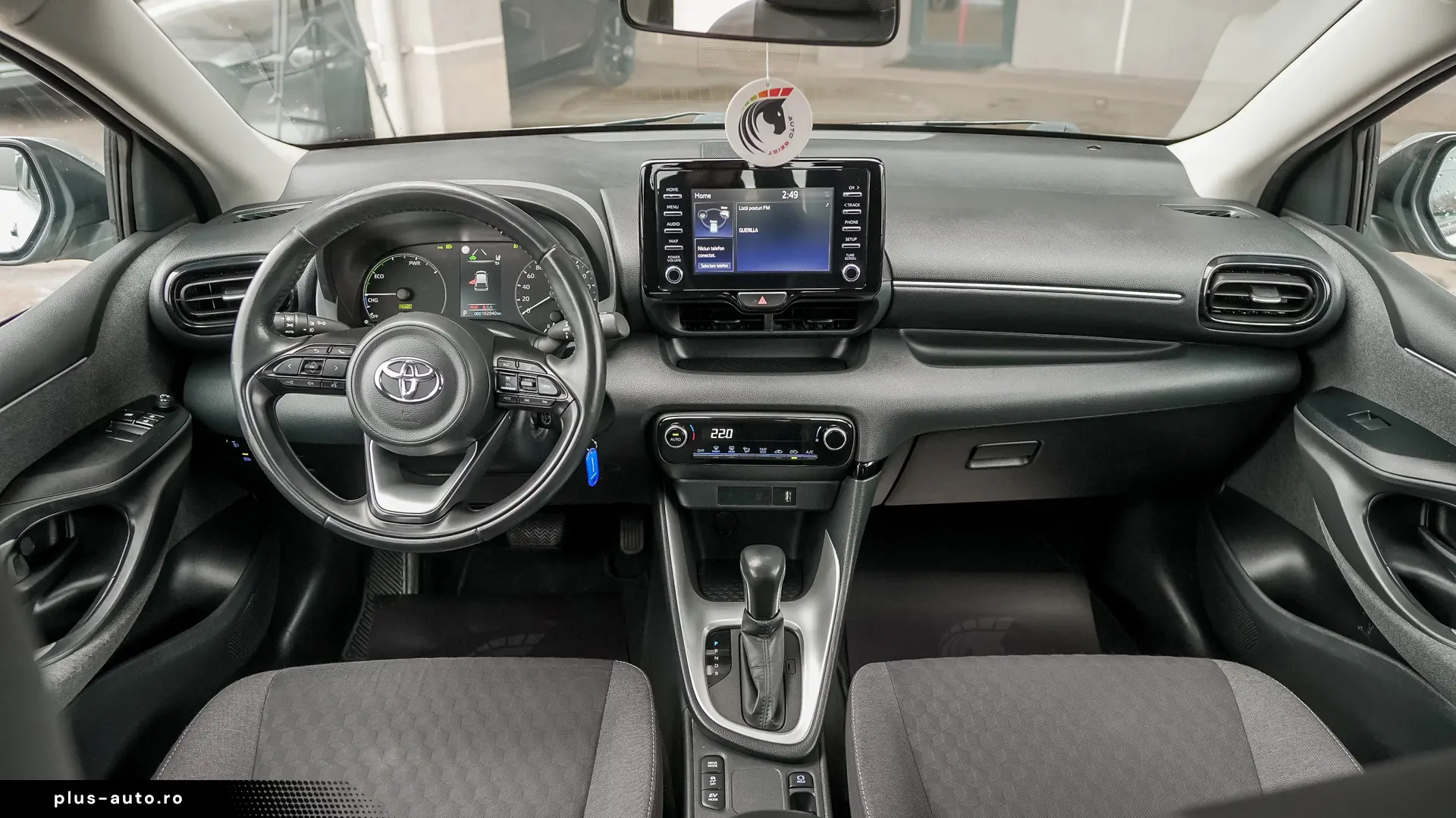 TOYOTA YARIS HYBRID BUSINESS