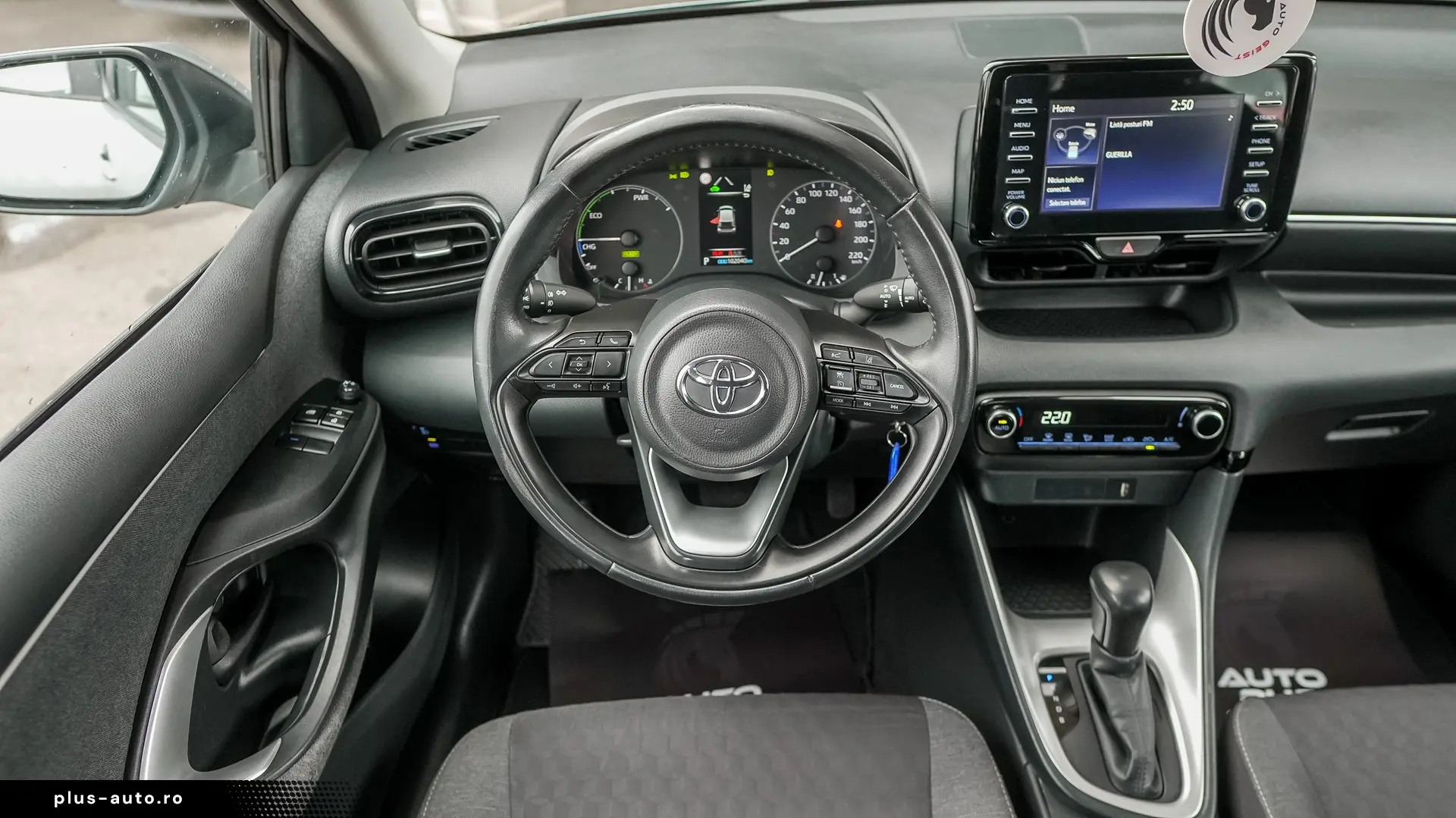 TOYOTA YARIS HYBRID BUSINESS