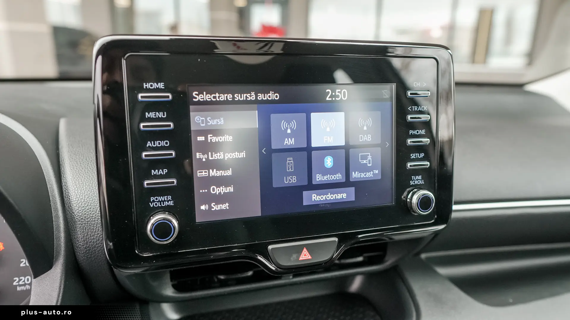 TOYOTA YARIS HYBRID BUSINESS