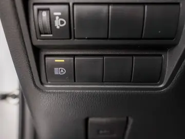 TOYOTA YARIS HYBRID BUSINESS