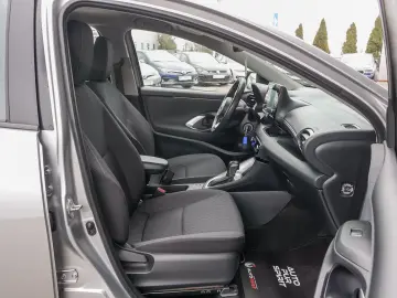 TOYOTA YARIS HYBRID BUSINESS