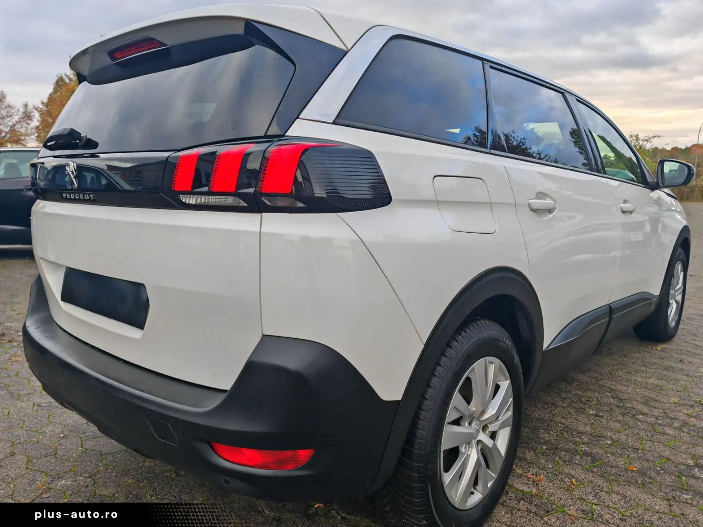 PEUGEOT 5008 PureTech 130 EAT8 PERLWEISS 7S #64655