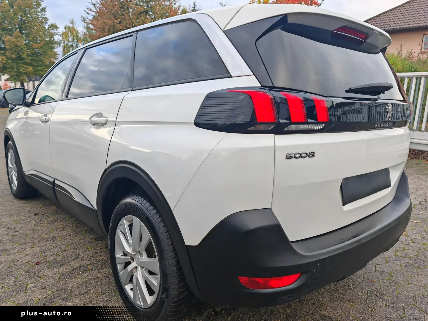 PEUGEOT 5008 PureTech 130 EAT8 PERLWEISS 7S #64655