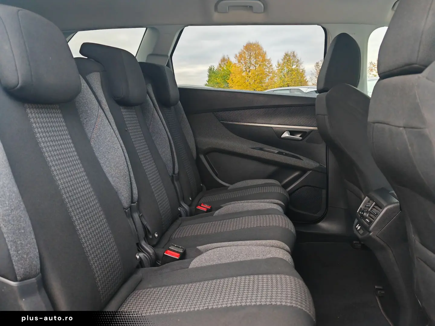 PEUGEOT 5008 PureTech 130 EAT8 PERLWEISS 7S #64655