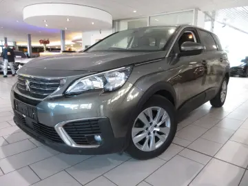 PEUGEOT 5008 Active 1.2T LED NAVI PDC TEMPOMAT