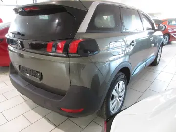 PEUGEOT 5008 Active 1.2T LED NAVI PDC TEMPOMAT