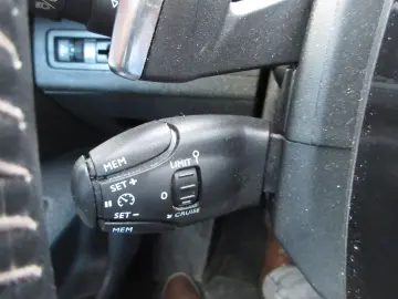 PEUGEOT 5008 Active 1.2T LED NAVI PDC TEMPOMAT