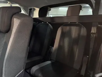 PEUGEOT 5008 Active Business 7SITZER SPUR VIR APPS 1.H