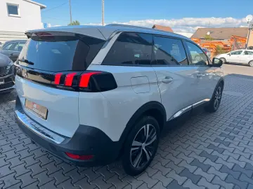 PEUGEOT 5008 1.2 Allure Automatik Pano Leder TOP!