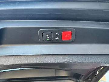 PEUGEOT 5008 1.2 Allure Automatik Pano Leder TOP!