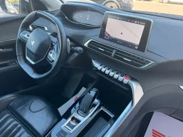 PEUGEOT 5008 1.2 Allure Automatik Pano Leder TOP!