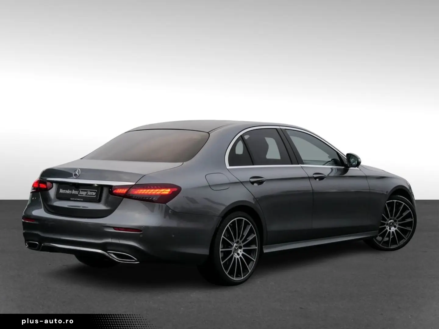 MERCEDES-BENZ E 450 4M AMG BURM DIGLIGHT DISTR PANO 360