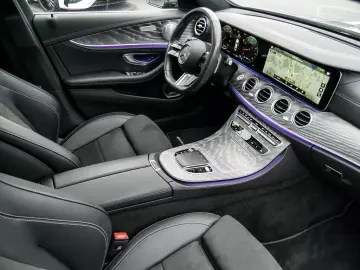 MERCEDES-BENZ E 450 4M AMG BURM DIGLIGHT DISTR PANO 360