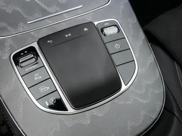 MERCEDES-BENZ E 450 4M AMG BURM DIGLIGHT DISTR PANO 360