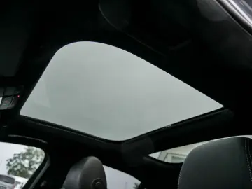 MERCEDES-BENZ E 450 4M AMG BURM DIGLIGHT DISTR PANO 360