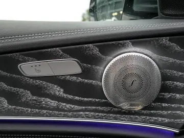 MERCEDES-BENZ E 450 4M AMG BURM DIGLIGHT DISTR PANO 360