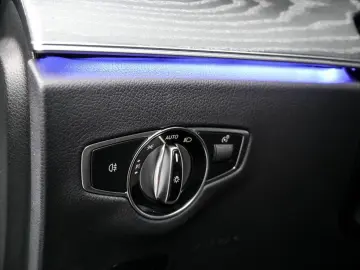 MERCEDES-BENZ E 450 4M AMG BURM DIGLIGHT DISTR PANO 360