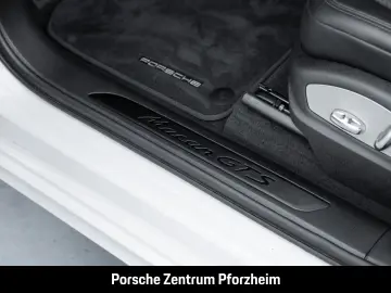 PORSCHE Macan GTS Surround-View BOSE Luftfederung LED