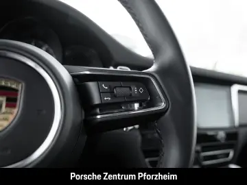 PORSCHE Macan GTS Surround-View BOSE Luftfederung LED