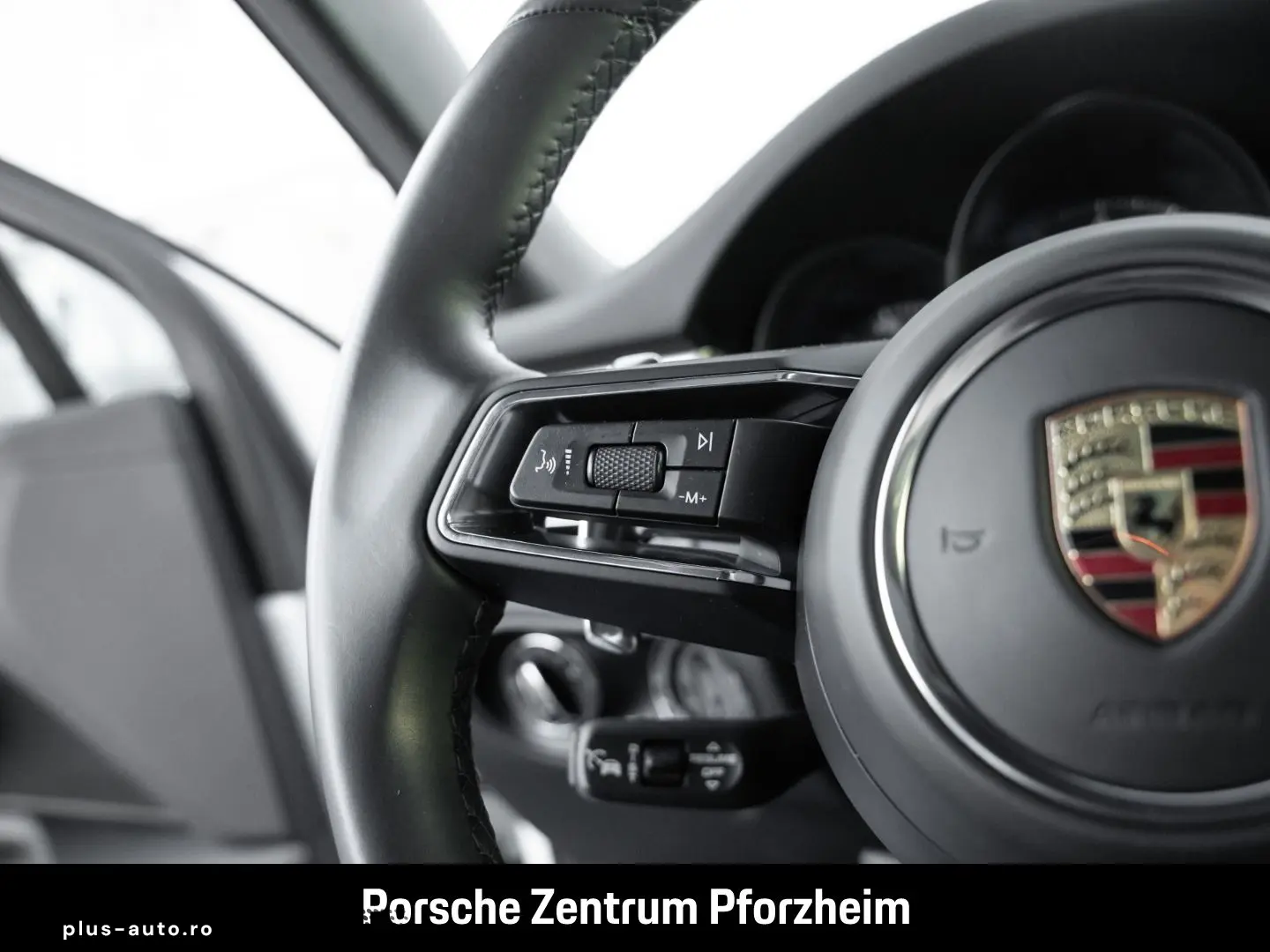PORSCHE Macan GTS Surround-View BOSE Luftfederung LED