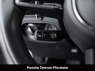 PORSCHE Macan GTS Surround-View BOSE Luftfederung LED