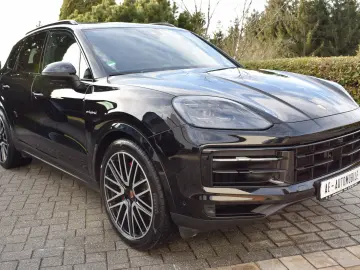 PORSCHE Cayenne S E-Hybrid BOSE 22  ACC AHK PANO 18-WEGE