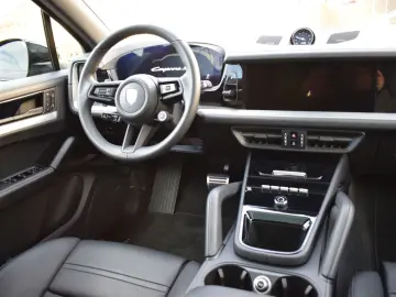 PORSCHE Cayenne S E-Hybrid BOSE 22  ACC AHK PANO 18-WEGE